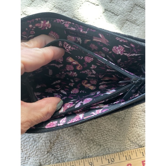 Beautiful VERA BRADLEY Carry All Pouch Zip Slim Wristlet - Black Velvet - Picture 15 of 16